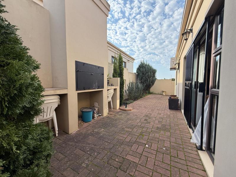 2 Bedroom Property for Sale in Tafelzicht Western Cape